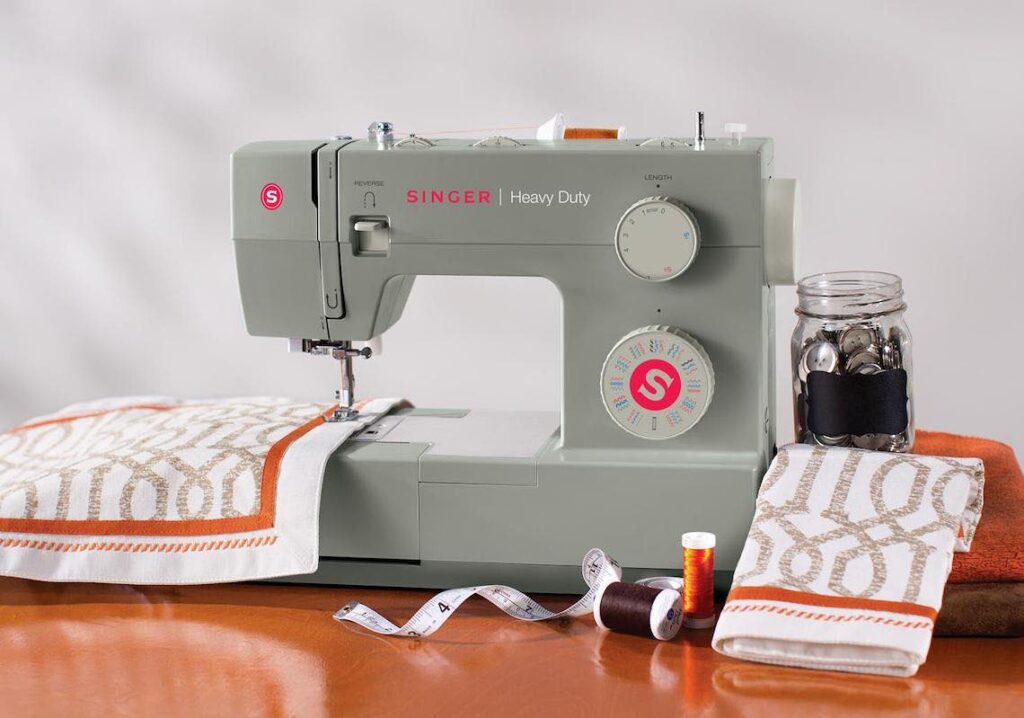 SINGER Heavy Duty 4452 Sewing Machine , Gray - Review