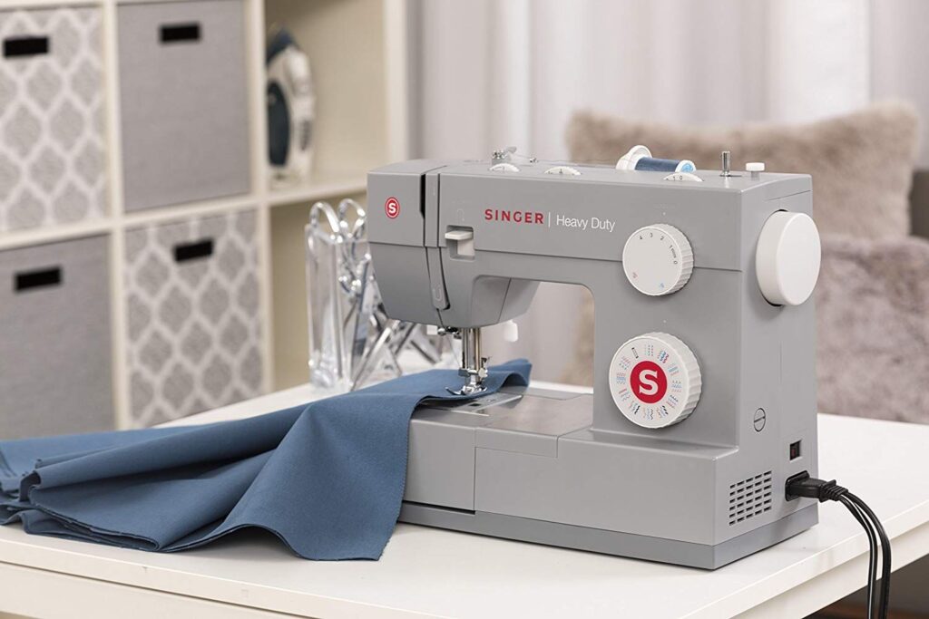 SINGER Heavy Duty Sewing Machine With Included Accessory Kit, 110 Stitch Applications 4432, Perfect For Beginners, Gray - Review