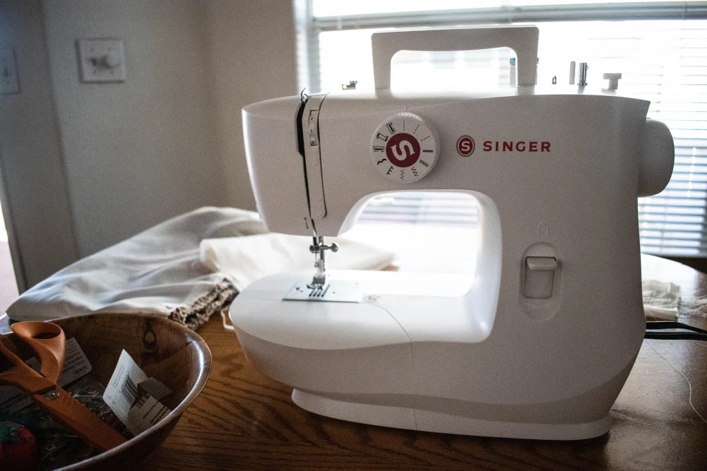 SINGER MX60 Sewing Machine - Review