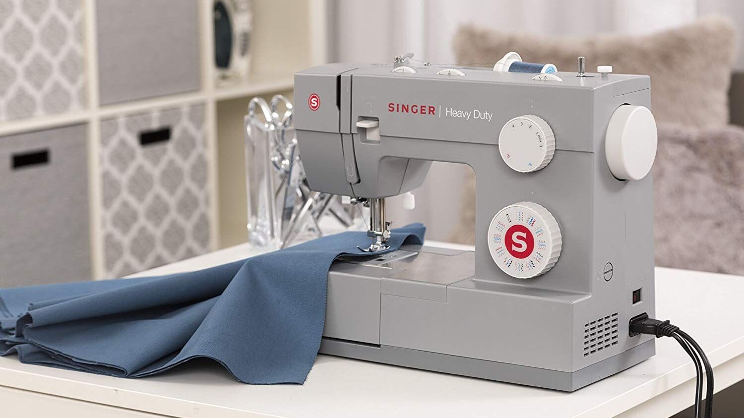 SINGER Heavy Duty Sewing Machine With Included Accessory Kit, 110 Stitch Applications 4432, Perfect For Beginners, Gray - Review