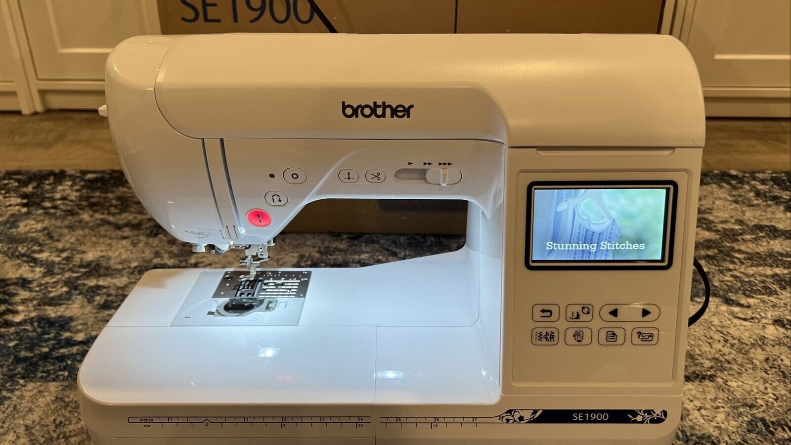 Brother Embroidery Machine, SE1900, 138 Embroidery Designs Review